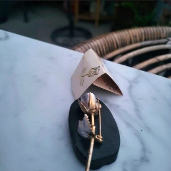 Giovanni Vintage Rose Brooch - Picture 7 of 7